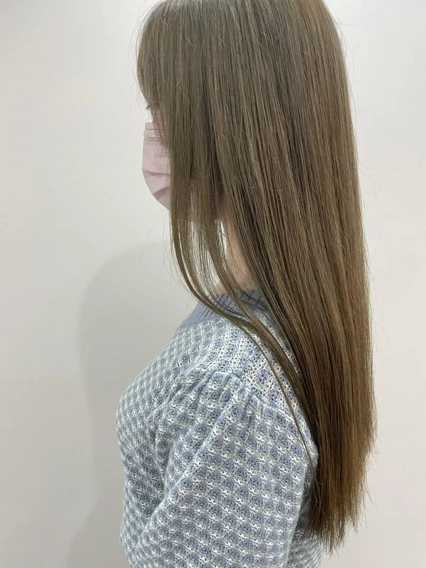 ロング カラー akane .のヘアスタイル