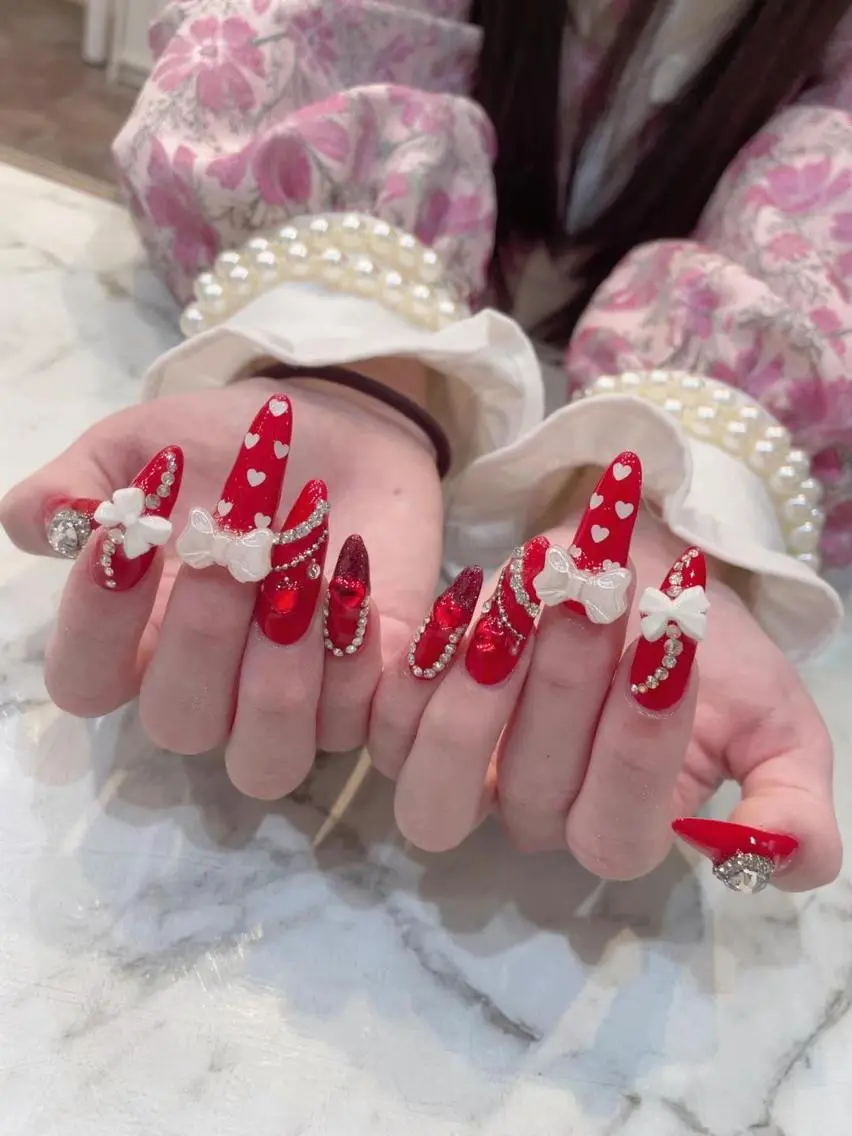 ネイル ハート 赤色 ホワイト Babarla Nailのネイルデザイン
