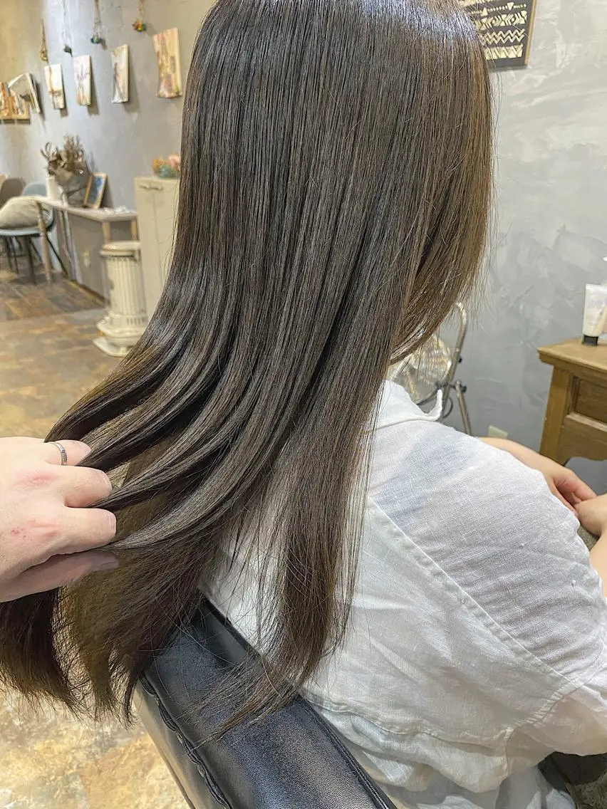 ロング カラー ベージュカラー 透明感カラー ハイライトカラー ハイライト 山口 浩之のヘアスタイル