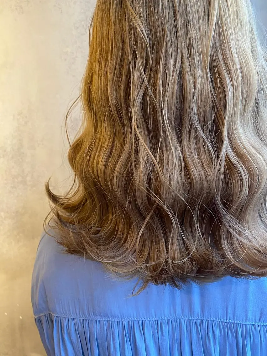 ミディアム カラー ベージュカラー ヘアカラー トリートメント ツキノキ　ミナ 8月から西梅田店のヘアスタイル