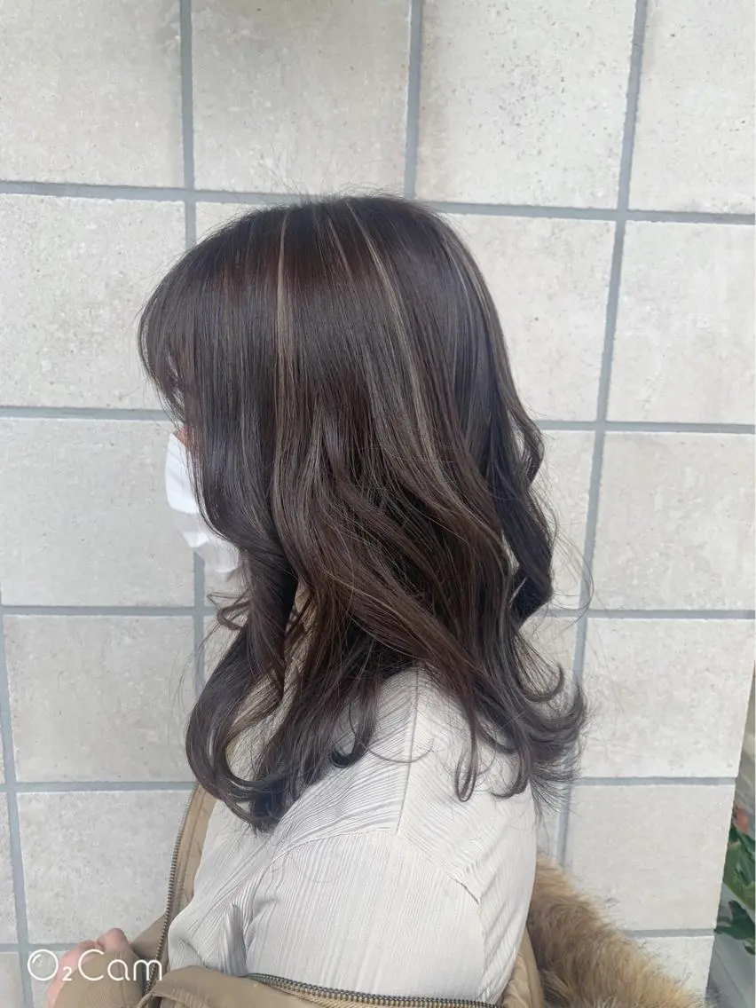 ミディアム 外国人風カラー ハイライト ヘアカラー トリートメント Aya/四条烏丸/ 酸性ストレートのヘアスタイル