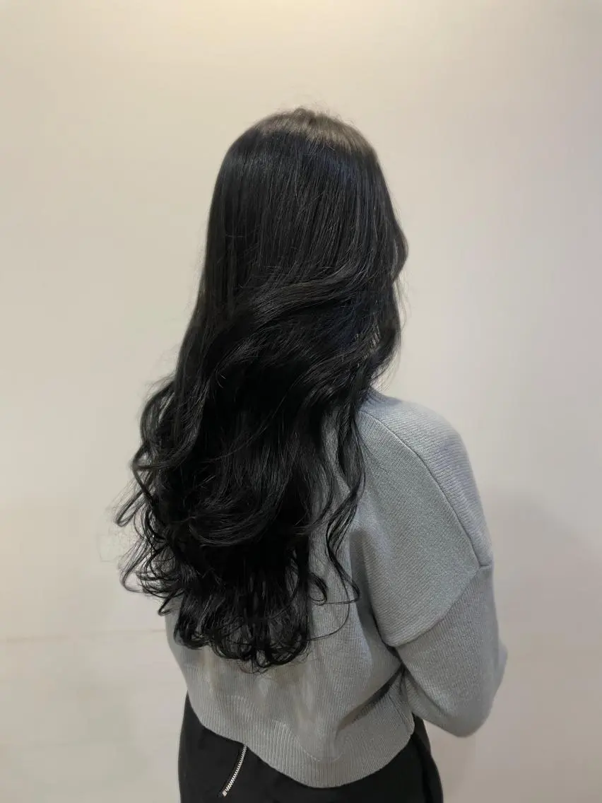 ロング カラー ヘアアレンジ 黒髪 ブルーカラー ブルーブラック カット ヘアカラー トリートメント 髪質改善特化 🫧松野力也のヘアスタイル