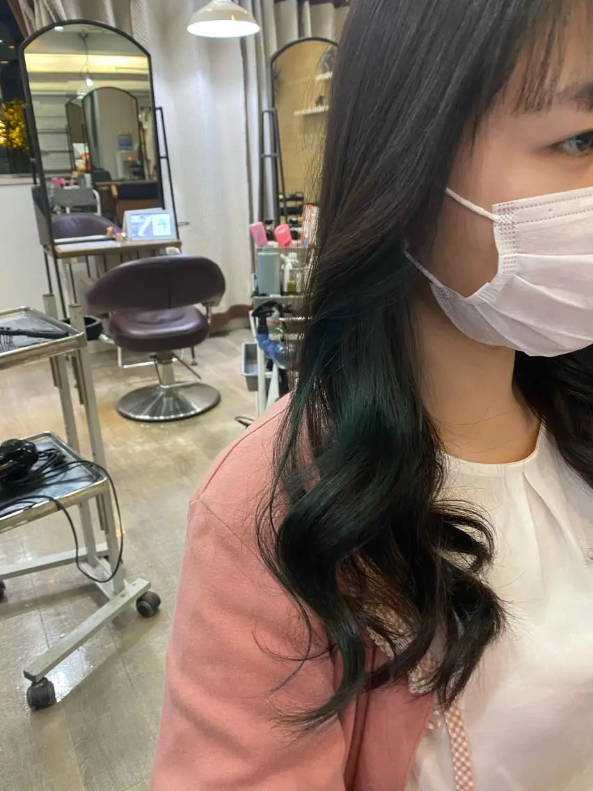セミロング ヘアカラー ELEN 新百合ヶ丘のヘアスタイル
