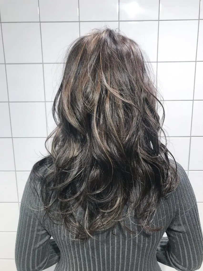 セミロング カラー 💘トレンドスタイル 💘透明感ヘアのヘアスタイル