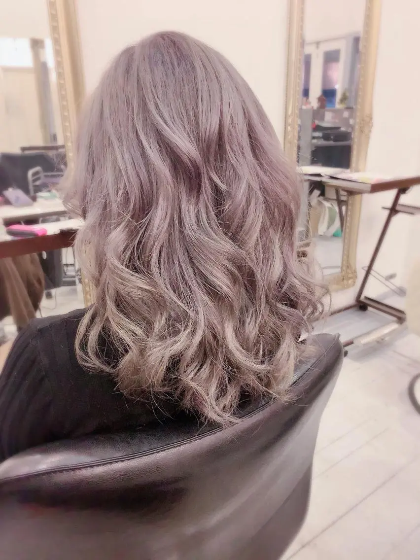 ミディアム カラー ブリーチ シルバー バイオレットカラー カット ヘアカラー トリートメント 💎JADE GRACE💎のヘアスタイル