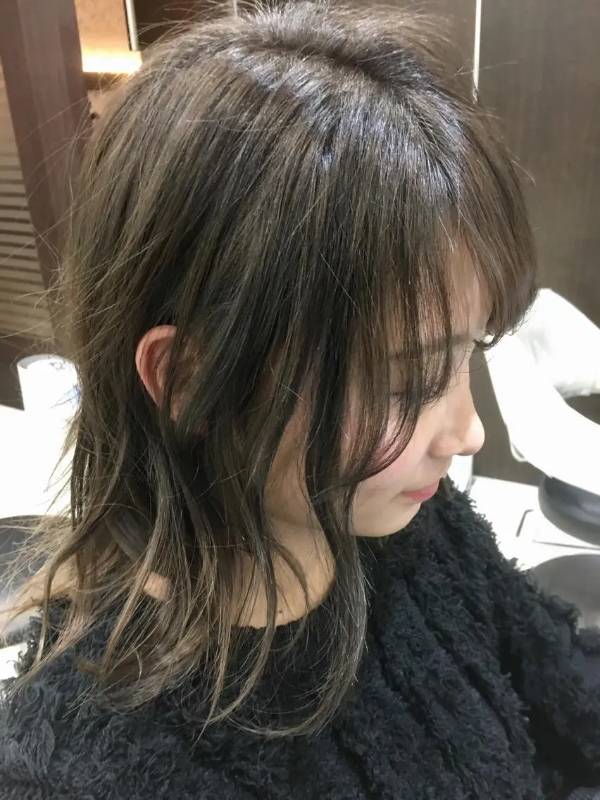 セミロング カラー ブリーチ グラデーションカラー 寺内 紳悟のヘアスタイル