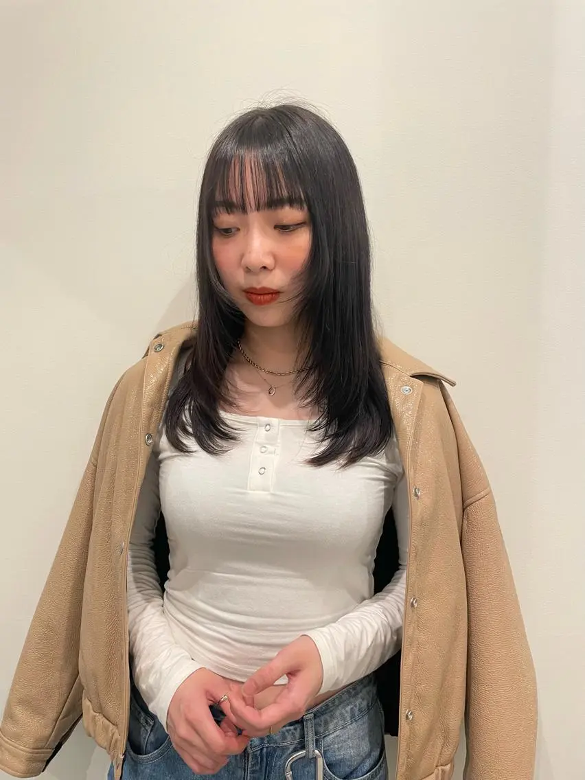 セミロング カラー アッシュ ブルーカラー 渋谷 留菜のヘアスタイル