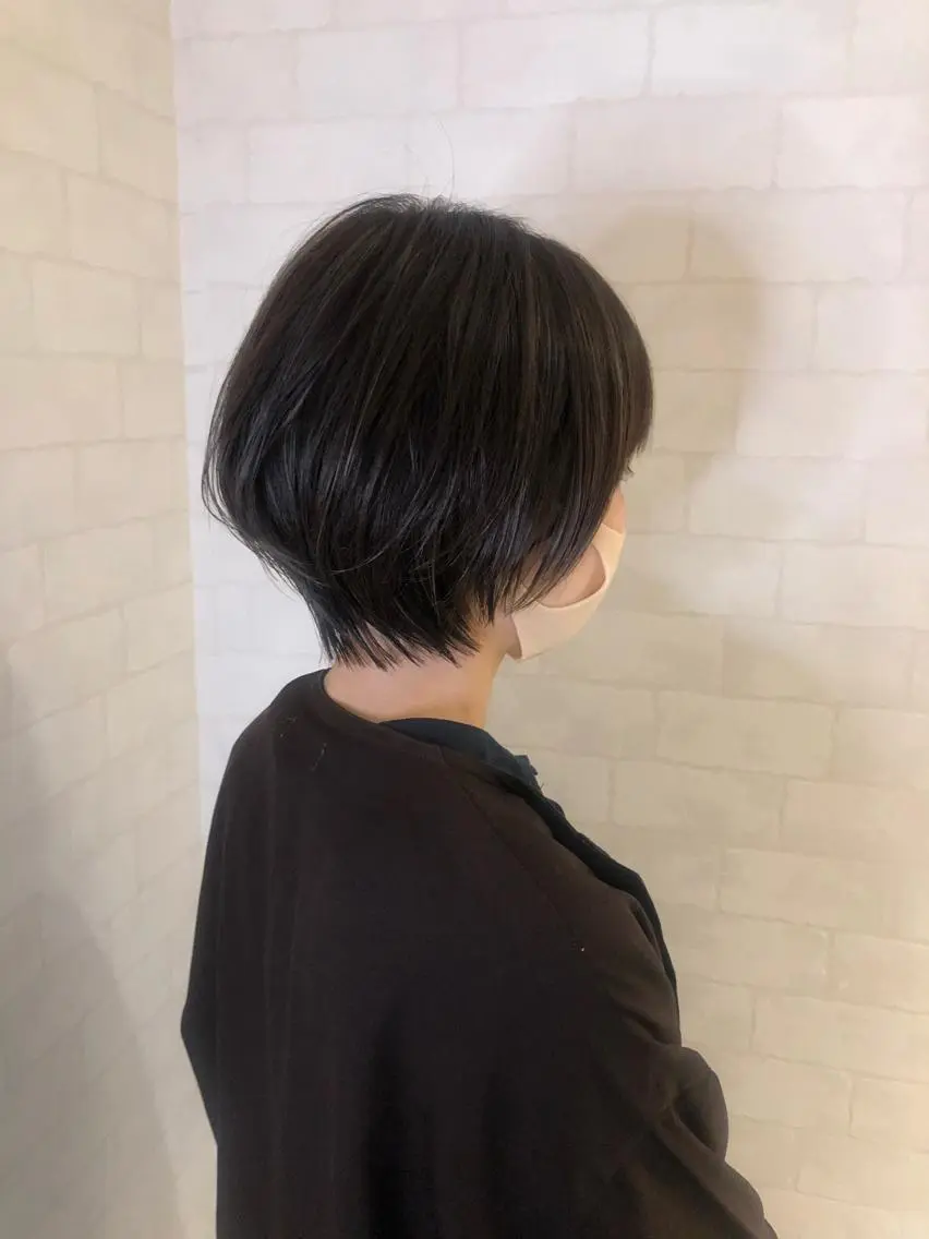 ショート カラー ハイライトカラー くびれヘア ハイライト ショートヘア 畑山 紗耶佳のヘアスタイル