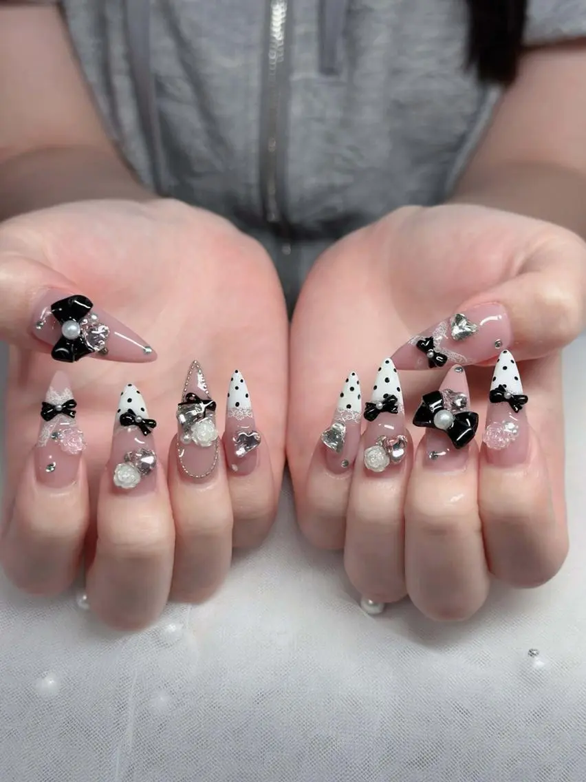 ネイル オーロラネイル チークネイル フットネイル ジェルネイル 韓国ネイル ハンドネイル Buruberii hbaby nailのネイルデザイン