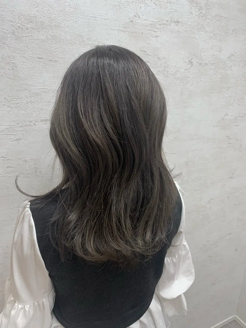 ミディアム ヘアカラー AKI💛 すみれのマツエク・マツパデザイン