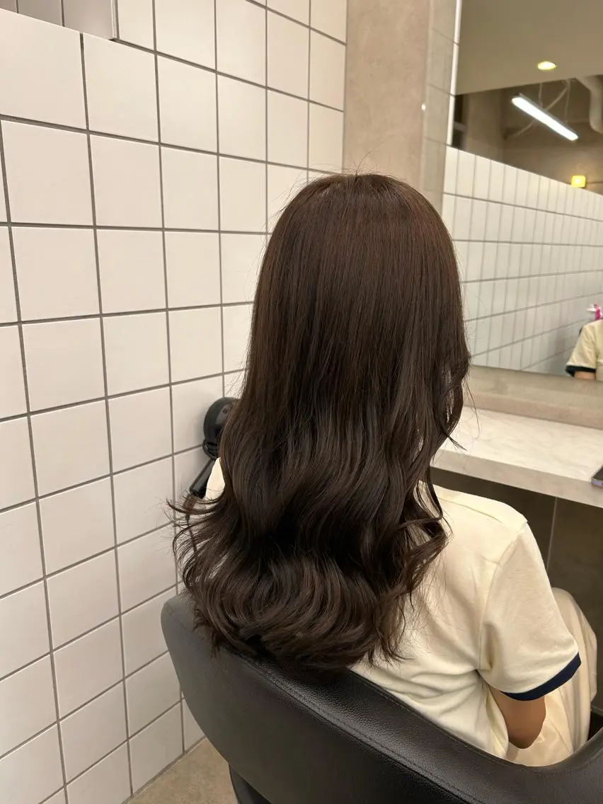 ミディアム カラー パーマ ヘアアレンジ メンズ キッズ ネイル マツエク・マツパ アイブロウ 🦋縮毛/韓国レイヤ ー/透明感カラー🦋のヘアスタイル