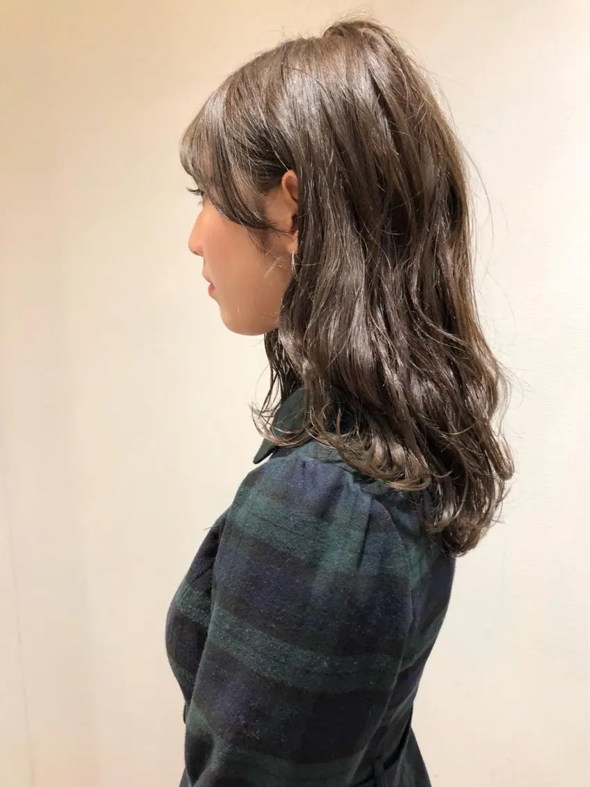 ロング カラー グレージュ レイヤーカット ロング ディレクター ノナカのヘアスタイル