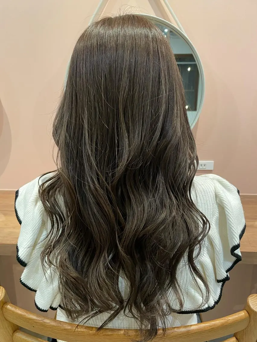 カラー ヘアアレンジ REONA🪽✨薬院 レイヤーカット🫧のヘアスタイル