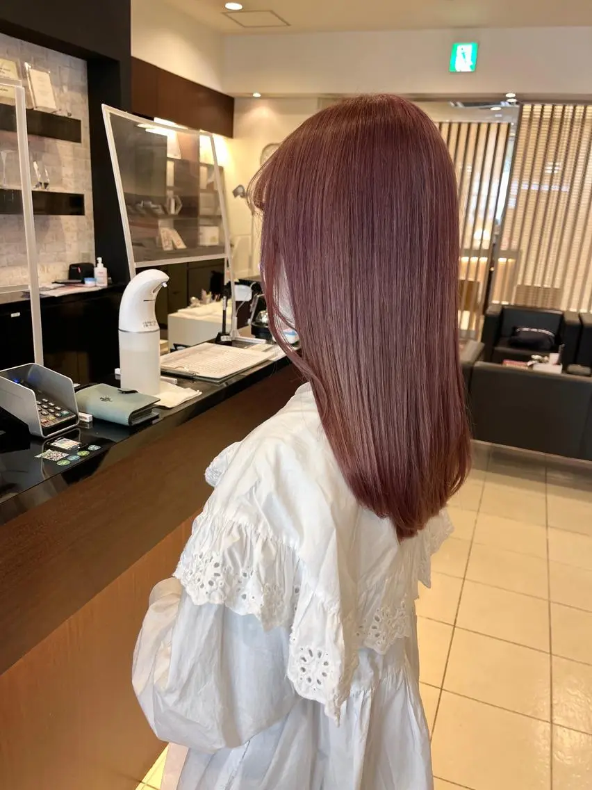 ロング カラー ブリーチ イヤリングカラー グラデーションカラー ハイライトカラー インナーカラー Kamie みかじりのヘアスタイル
