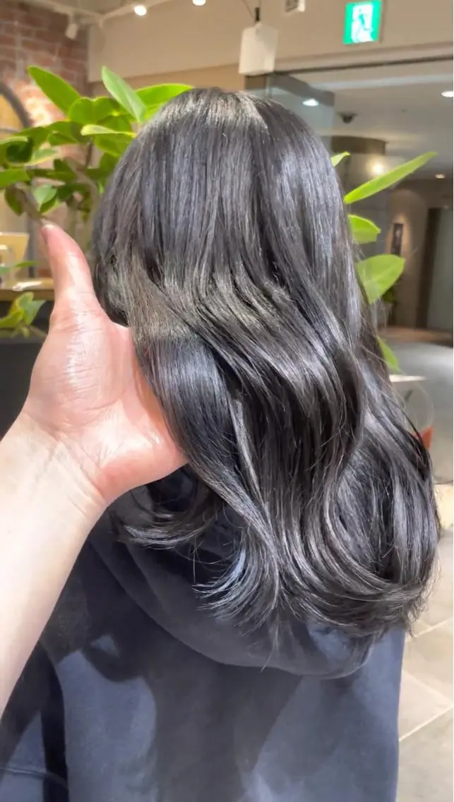 ロング カラー ブリーチ 透明感カラー ブリーチなしカラー カット ヘアカラー 髪質改善🪄 イルミナカラー岩谷のヘアスタイル