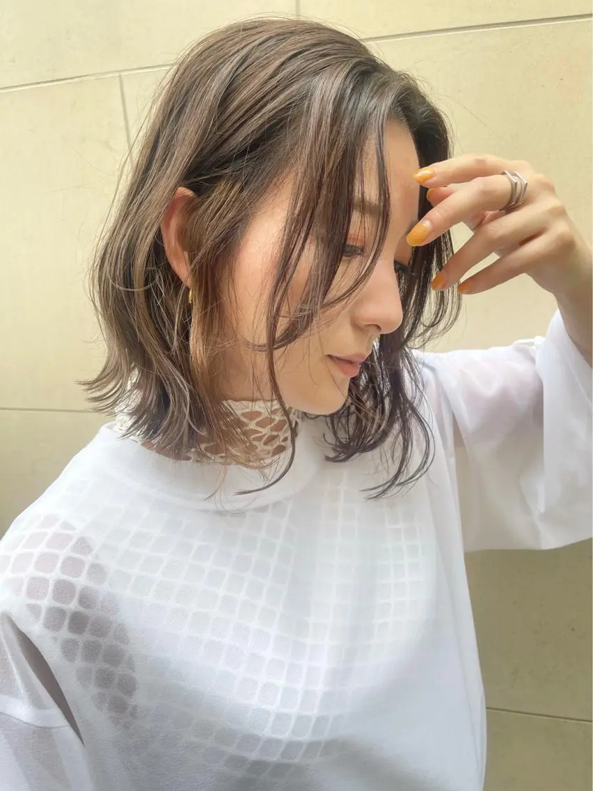 ミディアム トレンドパーマ 加藤菜月のヘアスタイル