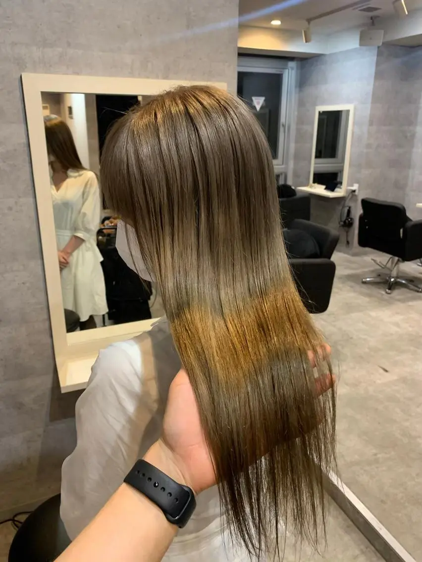 ロング 似合わせカット ヘアカラー トリートメント ＿WHITE鳳店 アンダーバーホワイトのヘアスタイル