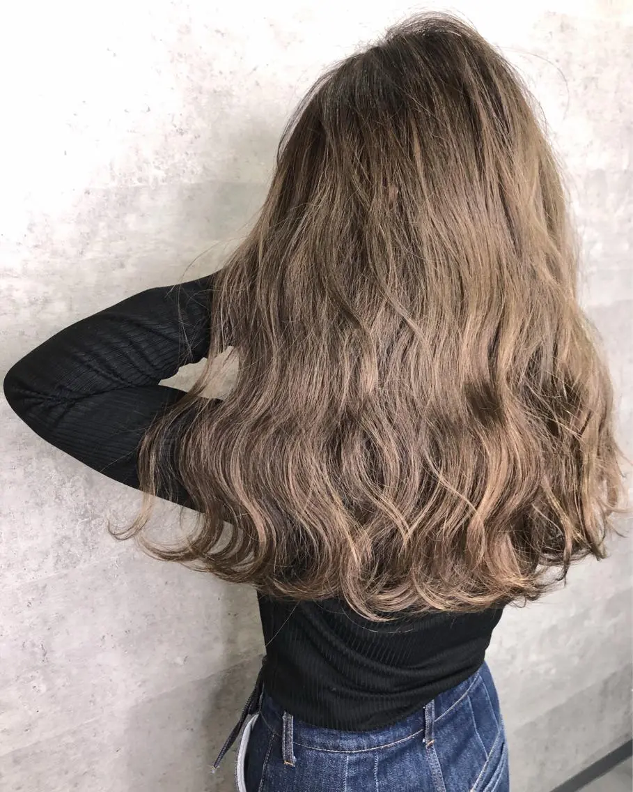 セミロング カラー 髪質改善 中川 翔のヘアスタイル