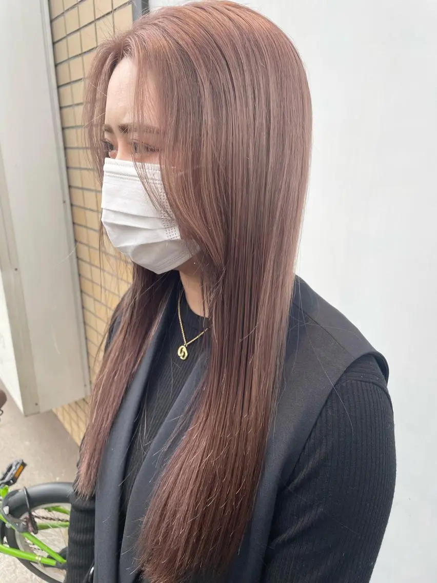 セミロング カラー ベージュカラー ブリーチ 小関 仁晴のヘアスタイル