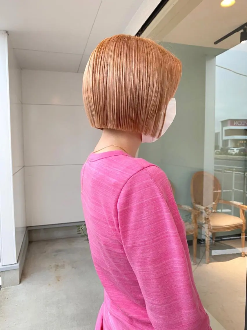 ショート カラー 藤井 貴美子のヘアスタイル