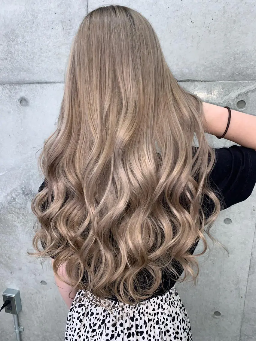 ロング カット ヘアカラー トリートメント 山田 絵里菜のヘアスタイル