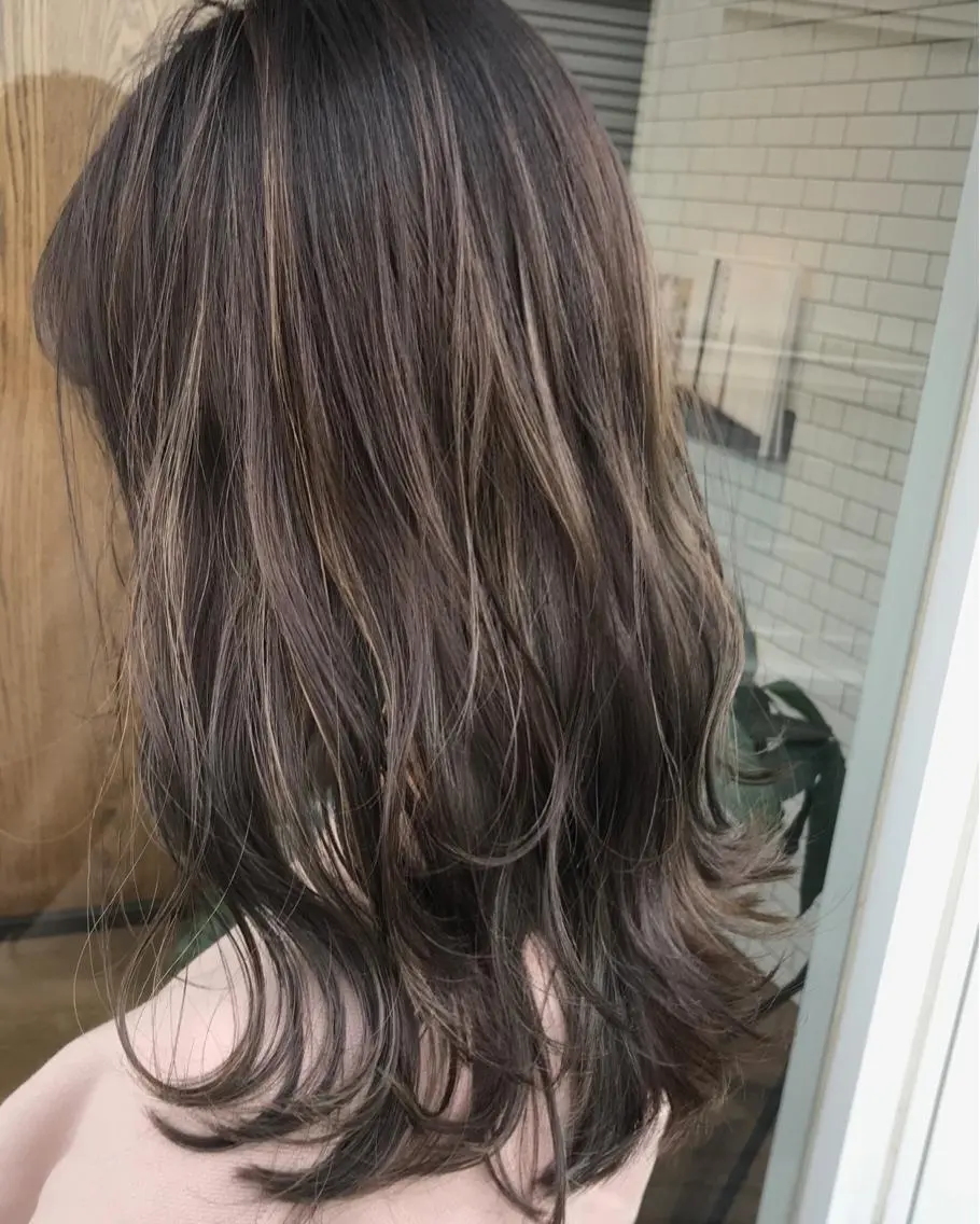 ロング カラー レイヤー べージュ 白石研太のヘアスタイル