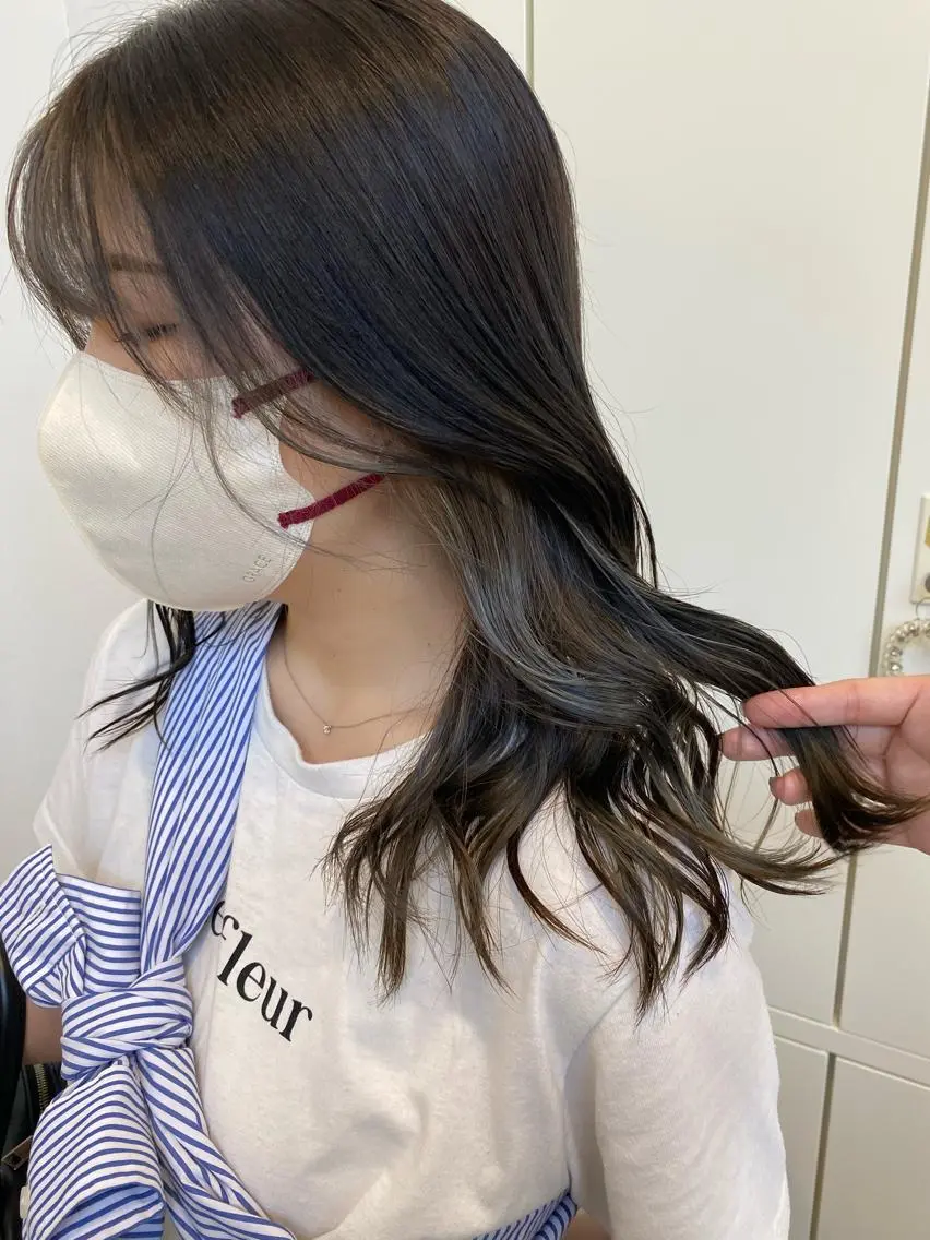 セミロング カラー 藤野 凪沙のヘアスタイル