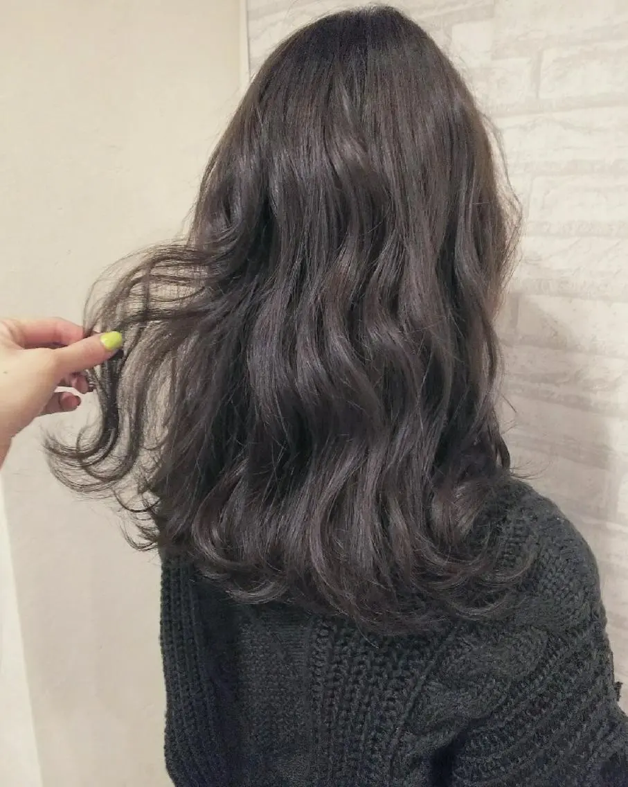 カラー セミロング アッシュ RU RIのヘアスタイル
