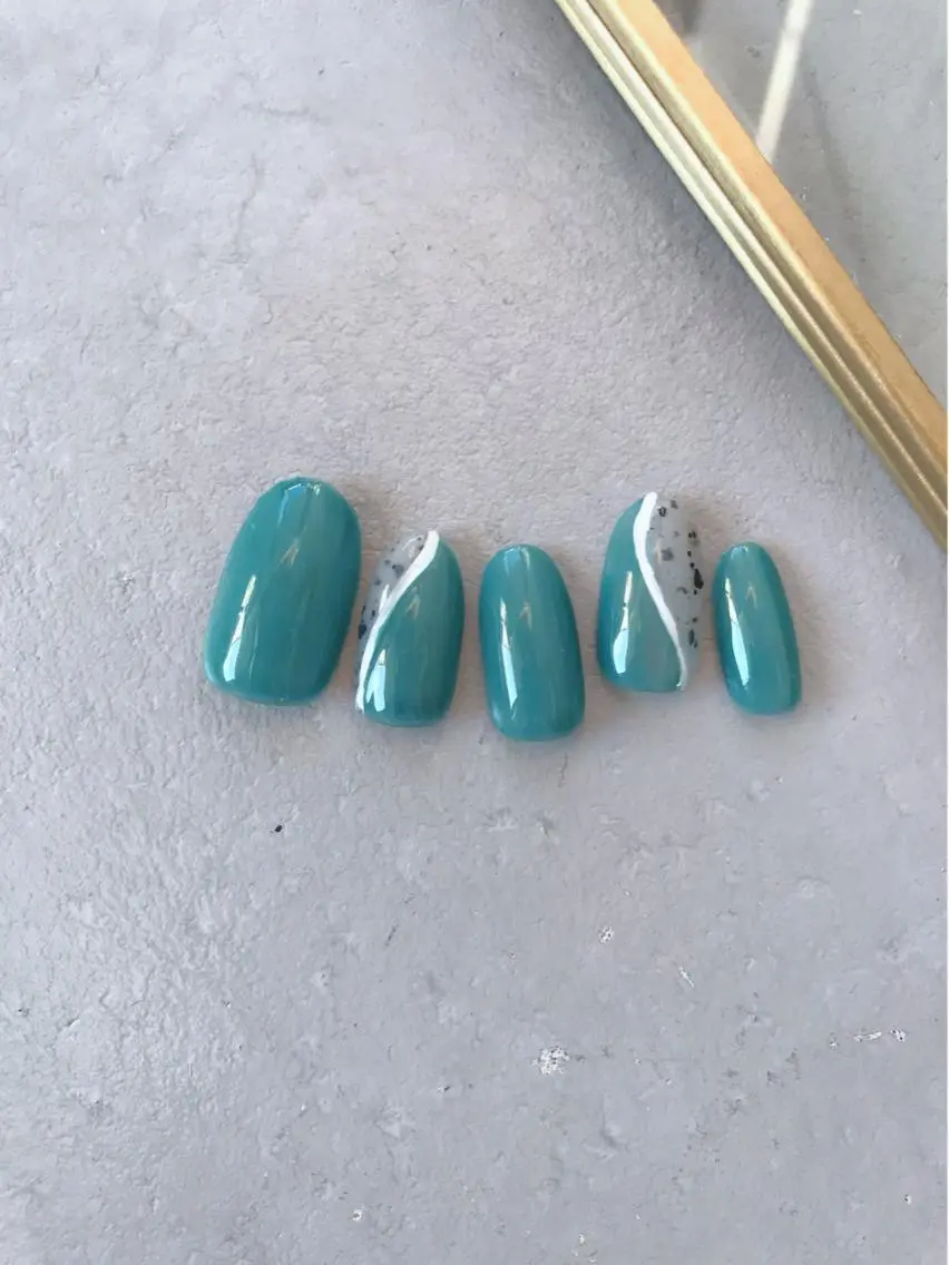 ネイル アートネイル グリーン ぷっくりネイル ハンドネイル ハンドケア Baden Nail ﾊﾞ-ﾃﾞﾝ ﾈｲﾙのネイルデザイン