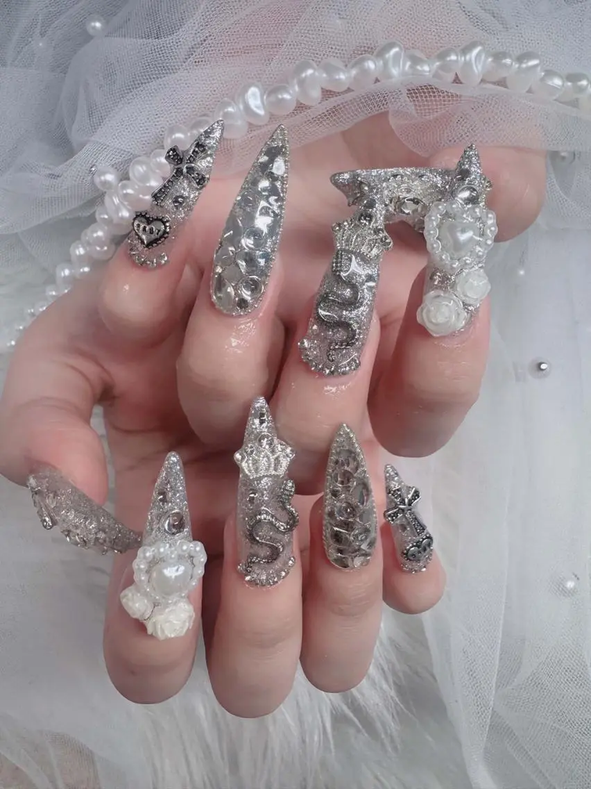 ネイル オーロラネイル フレンチネイル ジェルネイル ハロウィン キラキラネイル ハンドネイル neco H.babynailのネイルデザイン