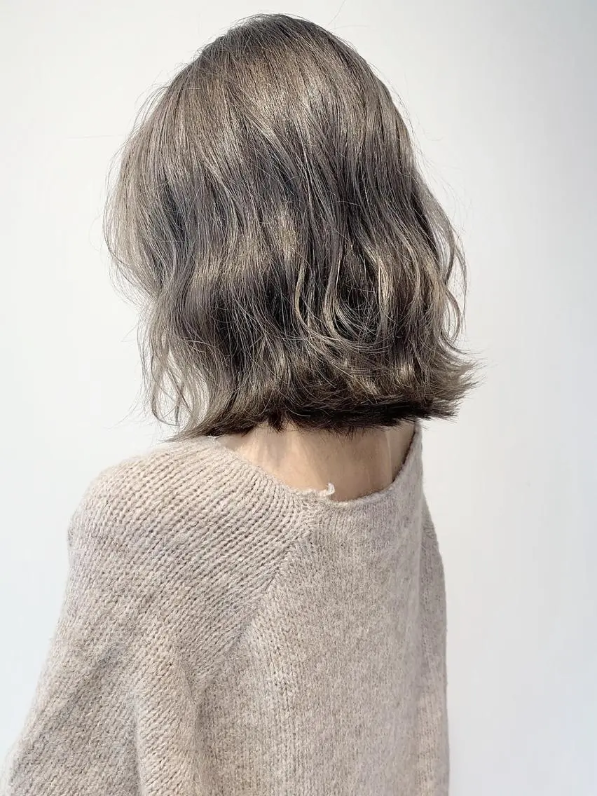 ミディアム カラー 長尾菜々美🐰 ／ハイトーンカラーのヘアスタイル
