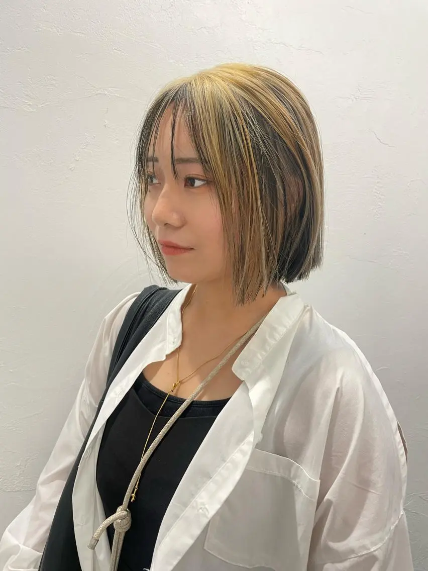ショート カラー バレイヤージュ ブリーチ ケアブリーチ デザインカラー ダブルカラー スパイラルパーマ 🌐hina⭐️のヘアスタイル