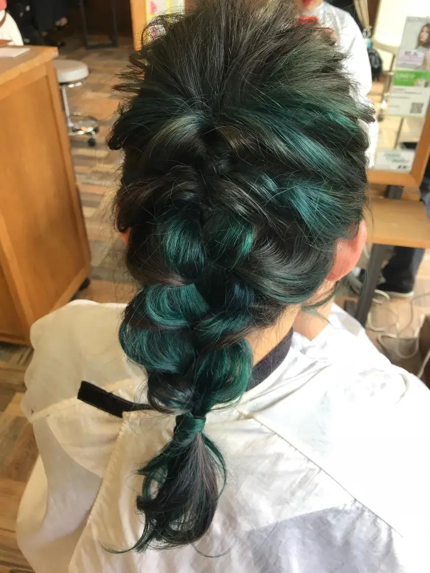 ロング カラー アッシュ ブルーカラー インナーカラー R's hair 大道瞳のヘアスタイル