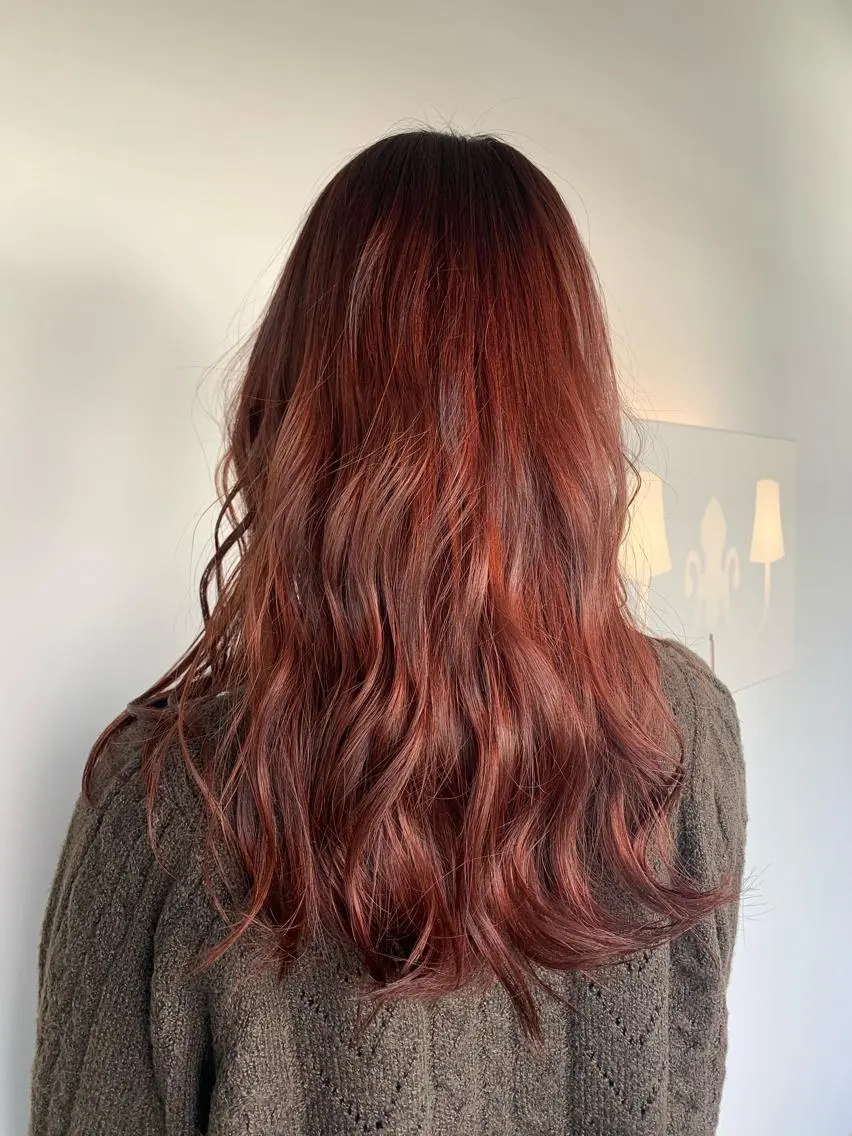 セミロング おせ ちさとのヘアスタイル