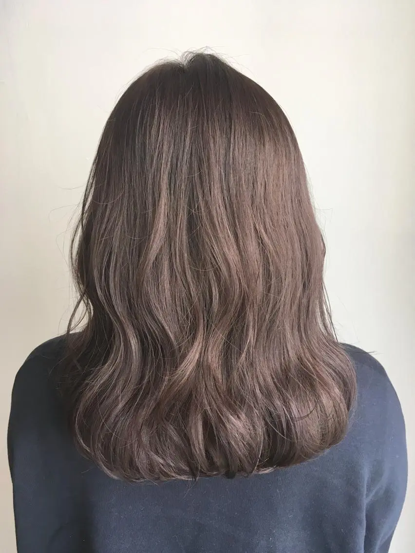 セミロング カラー ベージュカラー フォギーベージュ ヘアカラー トリートメント ヘアセット yoshi ☆のヘアスタイル
