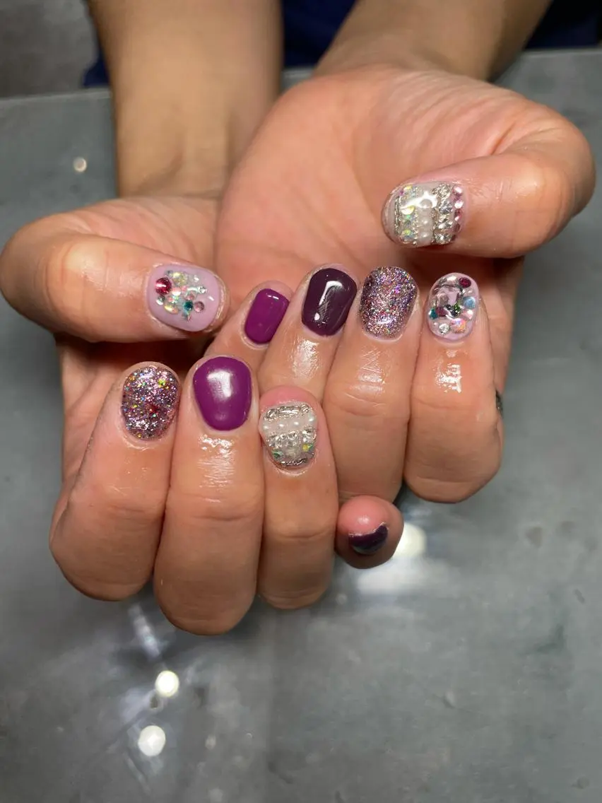 ネイル LAVISH 大和店 emi・:*+のネイルデザイン