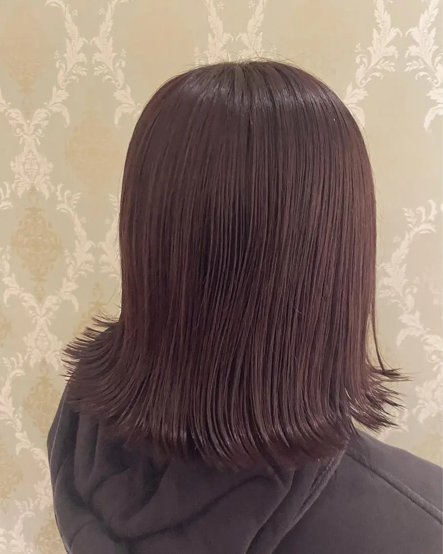 ミディアム 切りっぱなしボブ パープルカラー ボブ EARTH中島 秋桜久のヘアスタイル