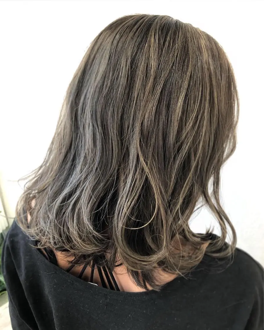 ミディアム カラー ヘアアレンジ ハイライトカラー ハイライト ニュアンスカラー🫧 加納のヘアスタイル