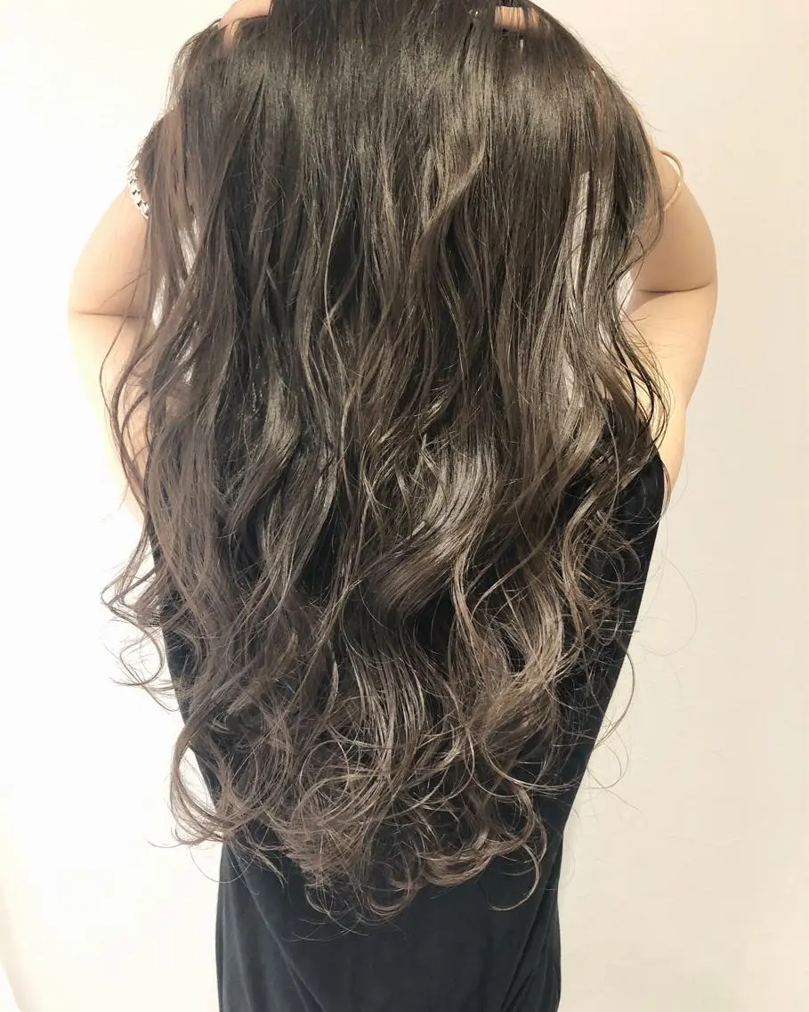 カラー グレージュ ハイライトカラー イルミナカラー 夜23時まで予約🉑 reverieあきらのヘアスタイル