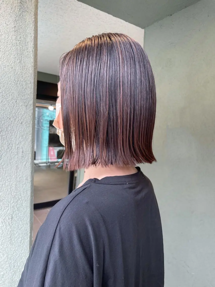 ミディアム カラー 切りっぱなしボブ ハイライトカラー ボブ ハイライト カット ヘアカラー トリートメント HIROKI ”博多 /ボブのヘアスタイル