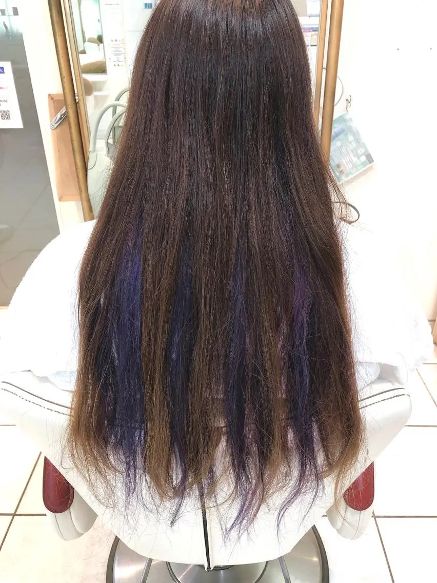ロング カラー インナーカラー 保住 亮太のヘアスタイル