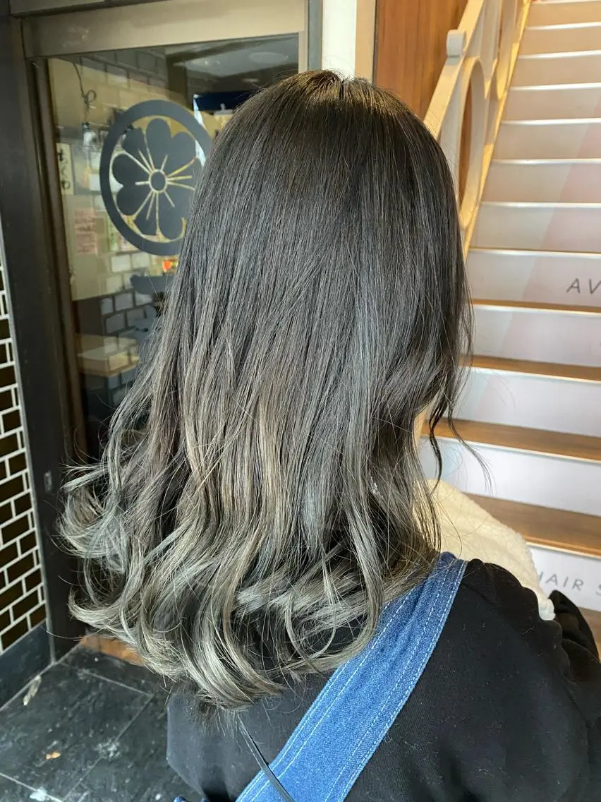 セミロング カラー パーマ ヘアアレンジ キッズ バレイヤージュ レイヤーカット カット ヘアカラー 【暗め透明感カラー】 【インナー】小島良太のヘアスタイル