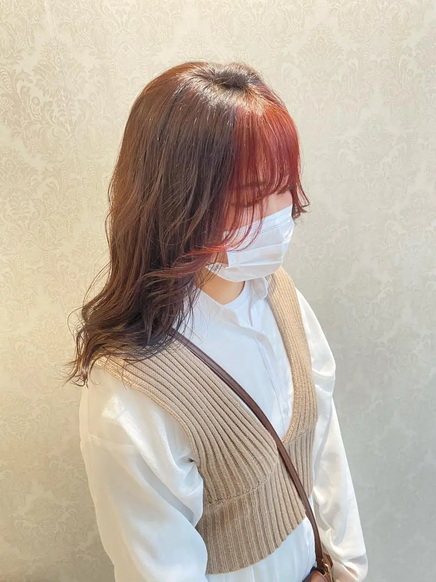 セミロング カラー デザインカラー ピンクカラー デザインカラー✨新倉 佑奈のヘアスタイル