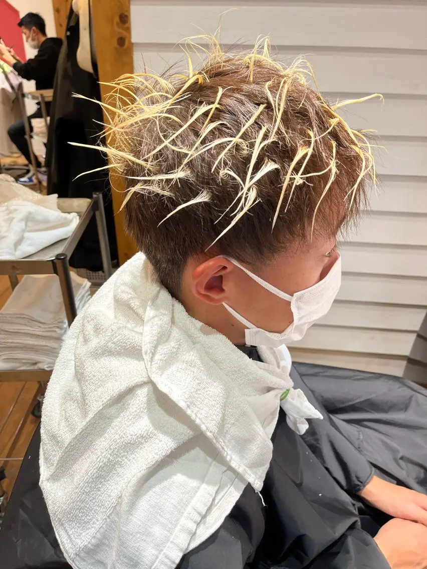 ショート カラー メンズ メンズメッシュ メッシュ カット ヘアカラー AVANCE.難波 店長 松元のヘアスタイル
