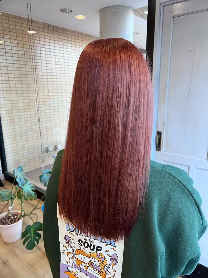 ロング カラー レッドカラー ヘアカラー トリートメント ツキダテ ユイのヘアスタイル