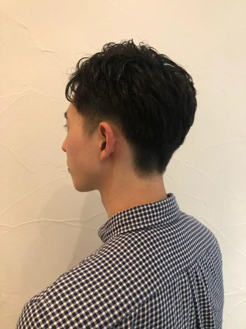 ショート パーマ メンズ メンズパーマ 刈り上げ Ash中目黒店 榊間茜のヘアスタイル