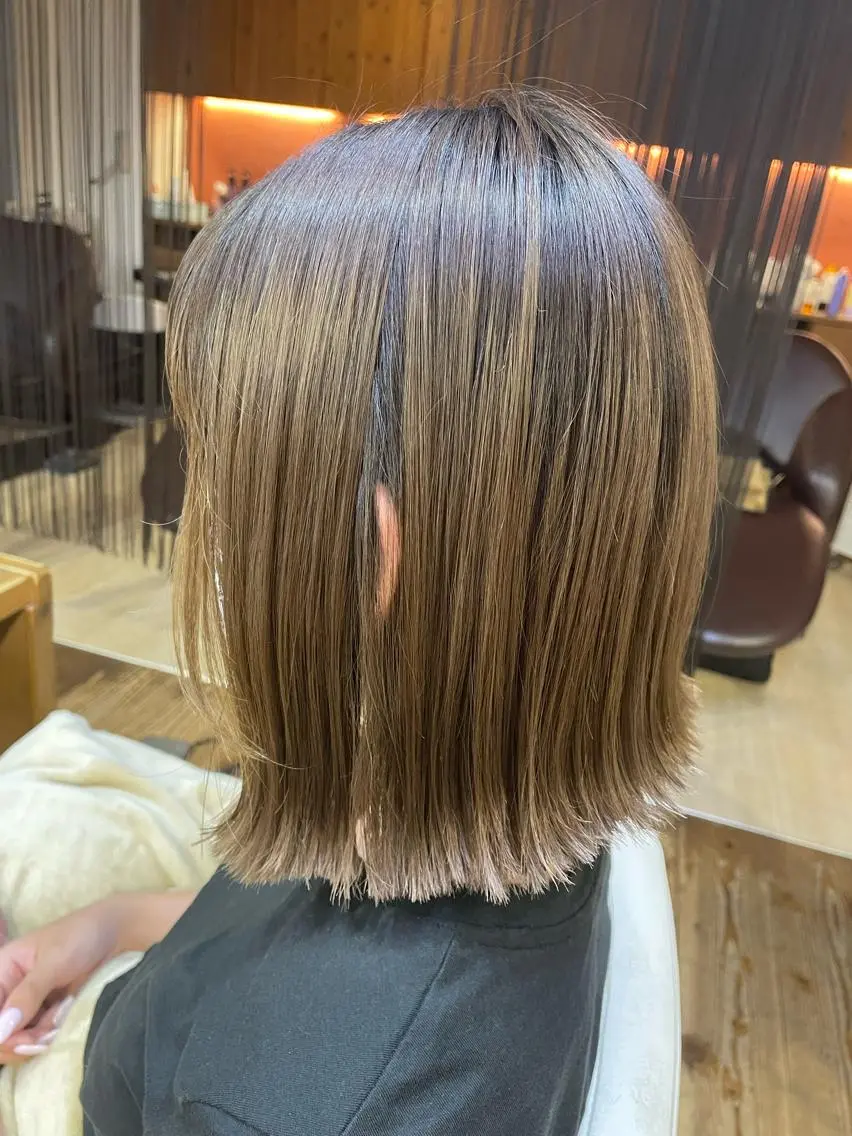 ミディアム 山木 裕子のヘアスタイル