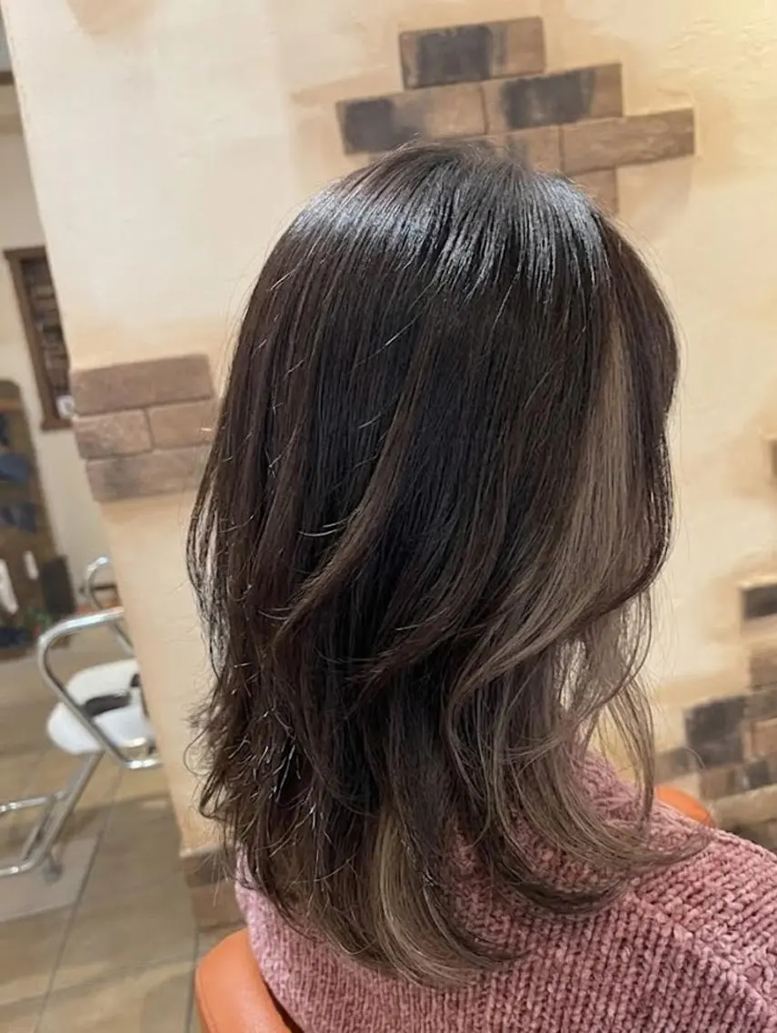 ミディアム 顔周りカット レイヤーカット 小顔カット カット ヘアカラー トリートメント ヘッドスパ flencia 丸 和博|カットのヘアスタイル