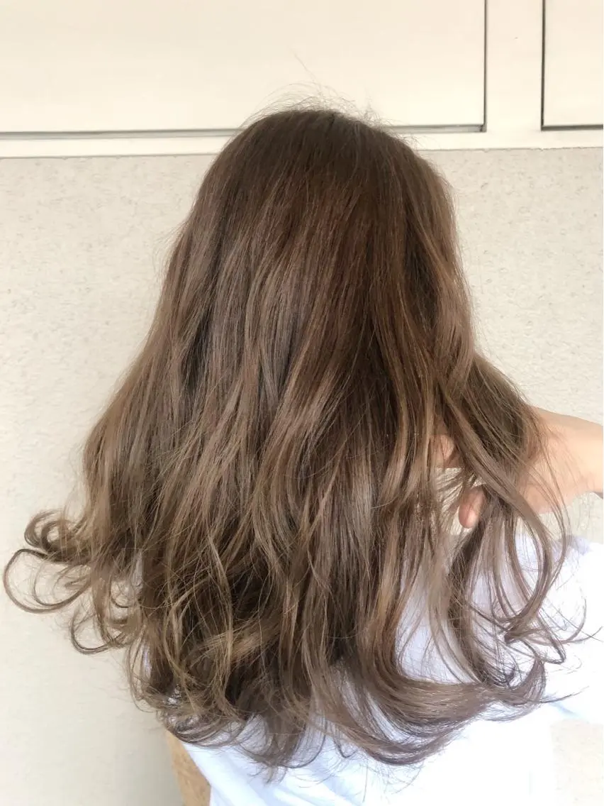 ロング カラー ヘアカラー 努島 樹のヘアスタイル