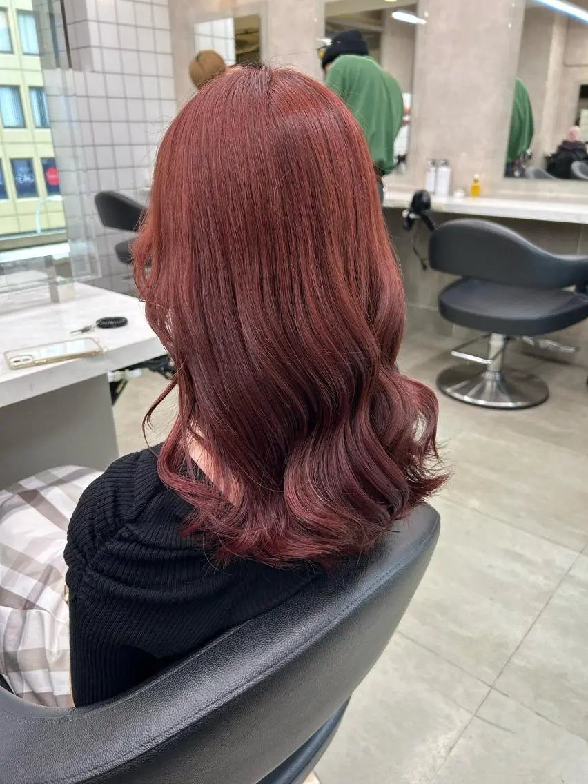 セミロング カラー パーマ ヘアアレンジ メンズ キッズ ネイル マツエク・マツパ アイブロウ 🦋縮毛/韓国レイヤ ー/透明感カラー🦋のヘアスタイル